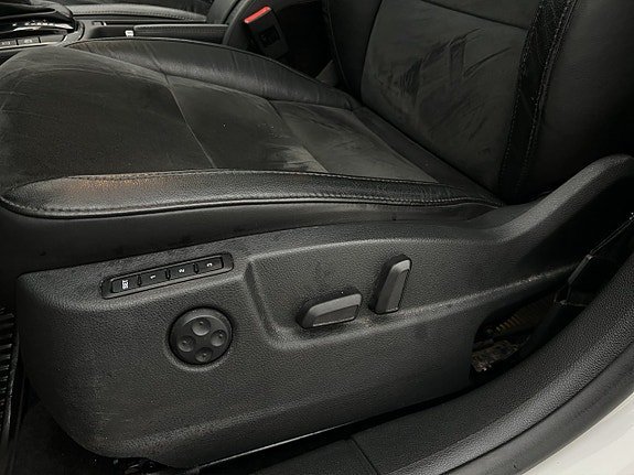 Vehicle Image 28