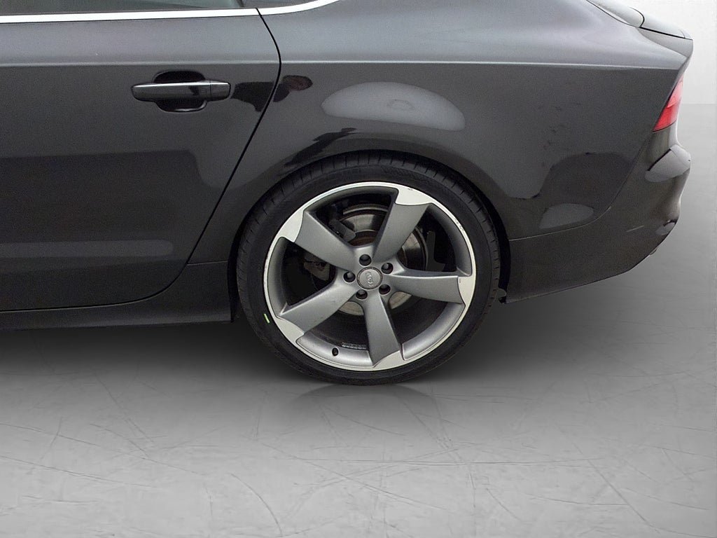 Vehicle Image 11