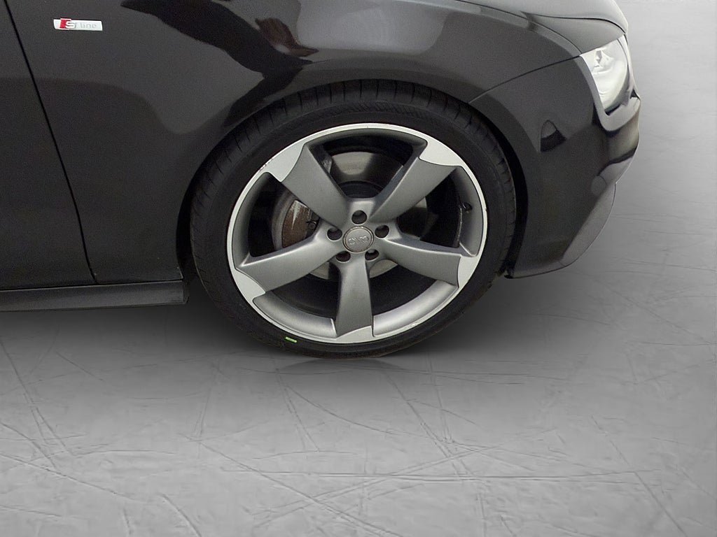 Vehicle Image 13