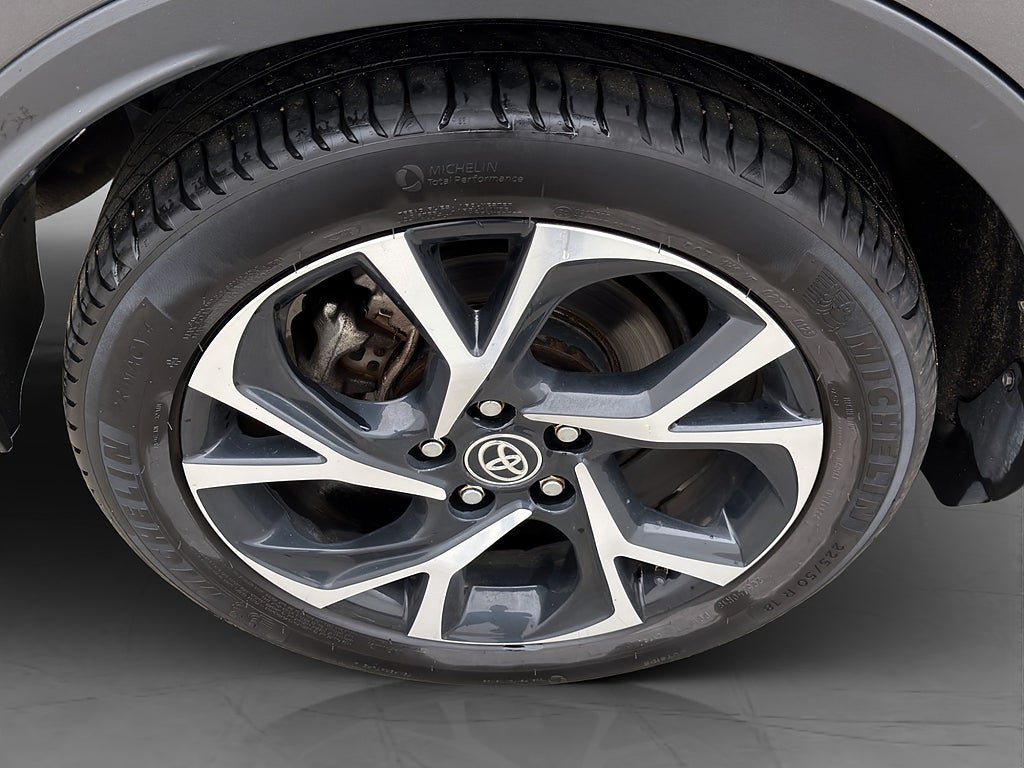 Vehicle Image 10