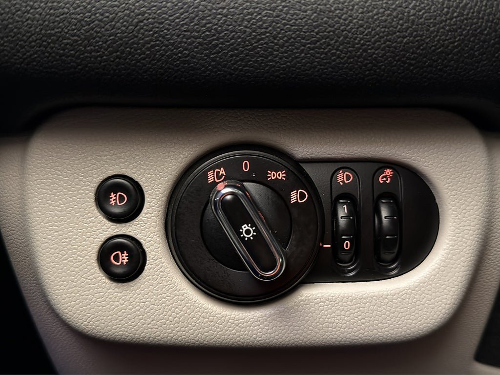 Vehicle Image 38