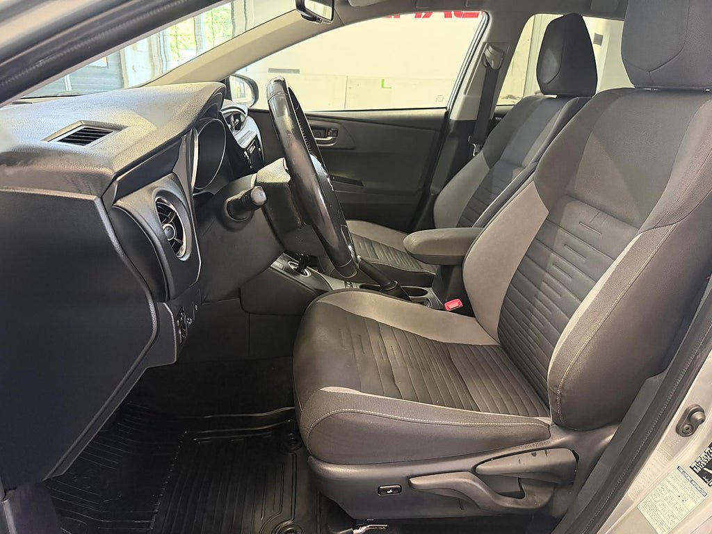 Vehicle Image 10
