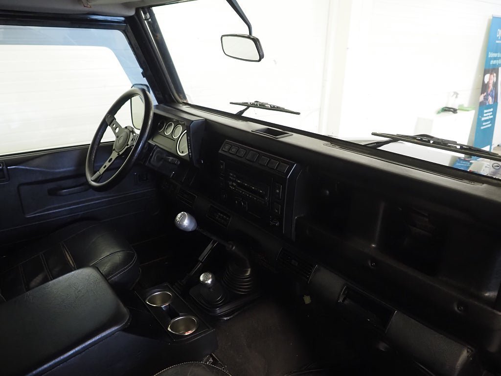 Vehicle Image 9