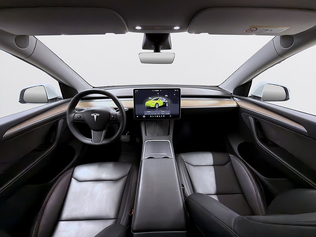 Vehicle Image 11