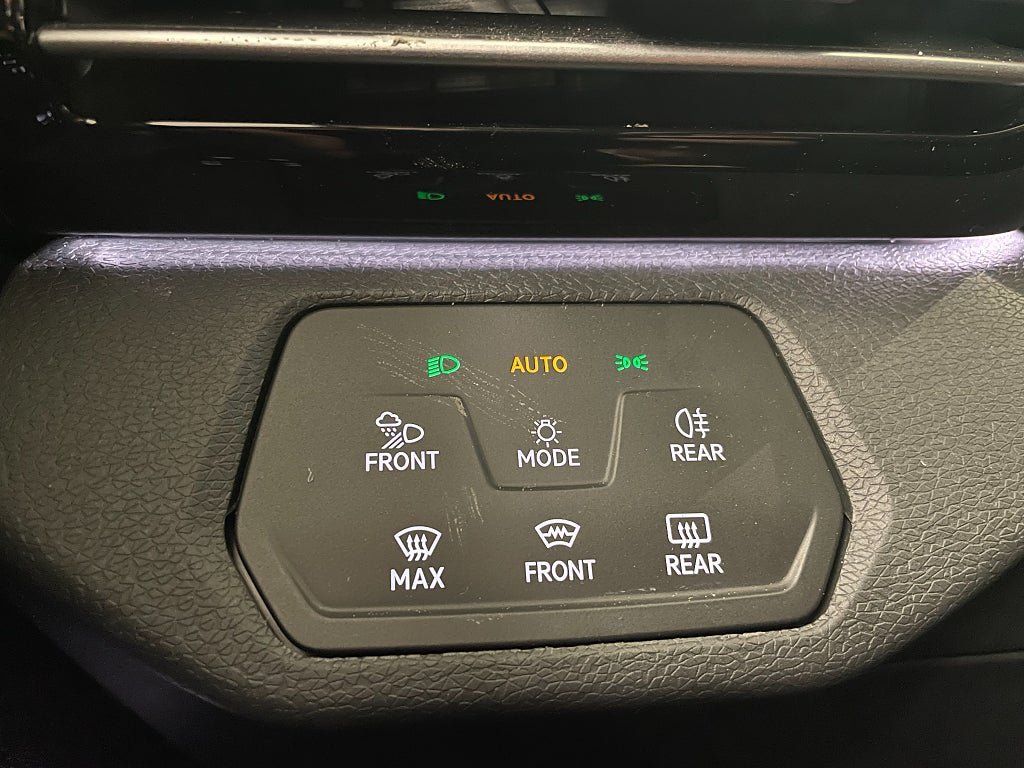 Vehicle Image 23