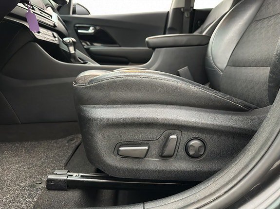 Vehicle Image 27