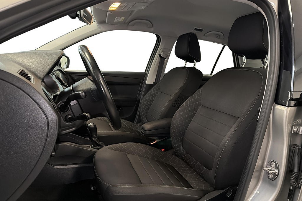 Vehicle Image 11