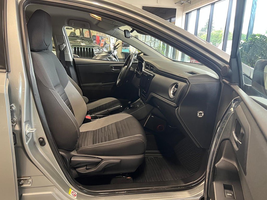 Vehicle Image 11