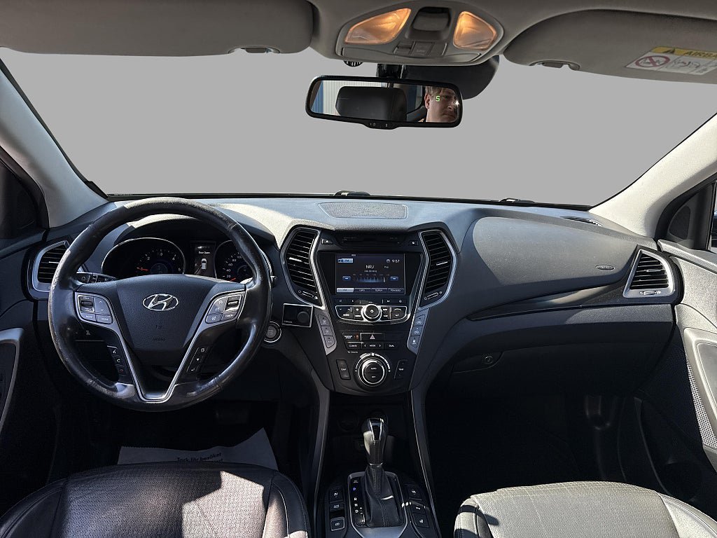 Vehicle Image 12