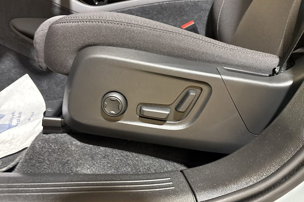 Vehicle Image 26