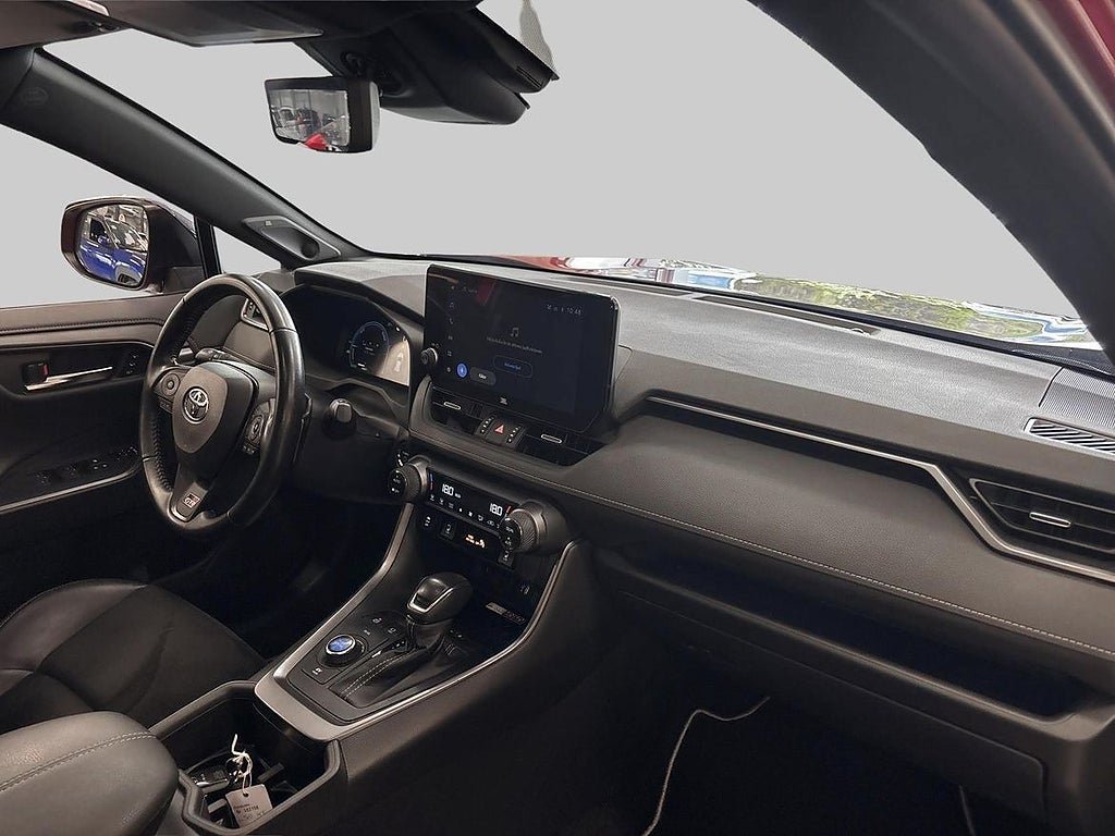 Vehicle Image 10