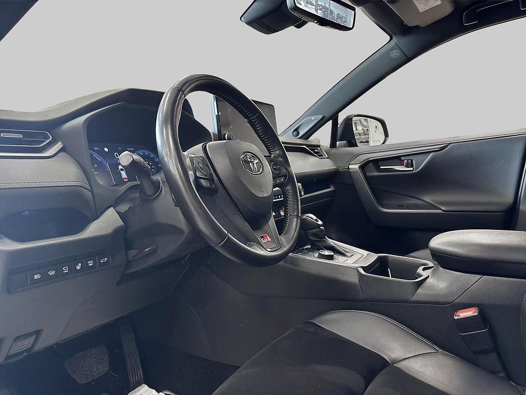 Vehicle Image 14