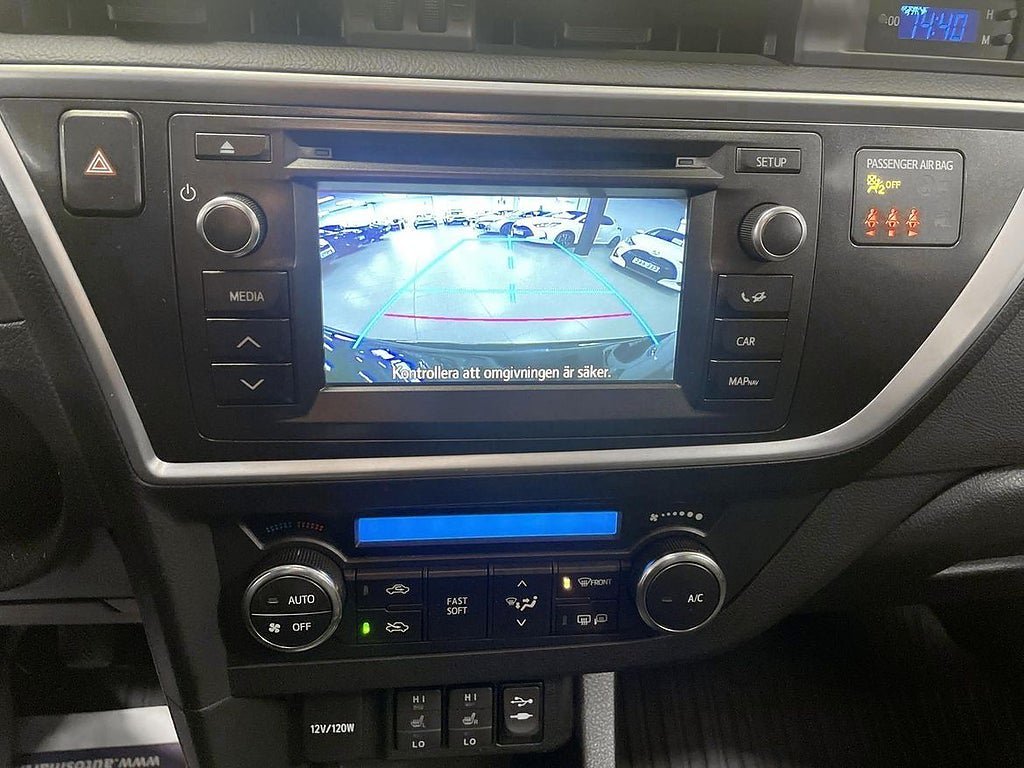 Vehicle Image 16