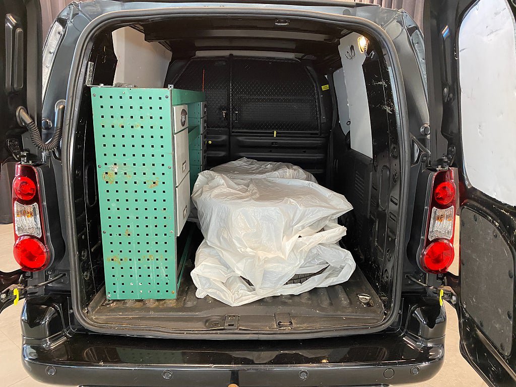 Vehicle Image 9