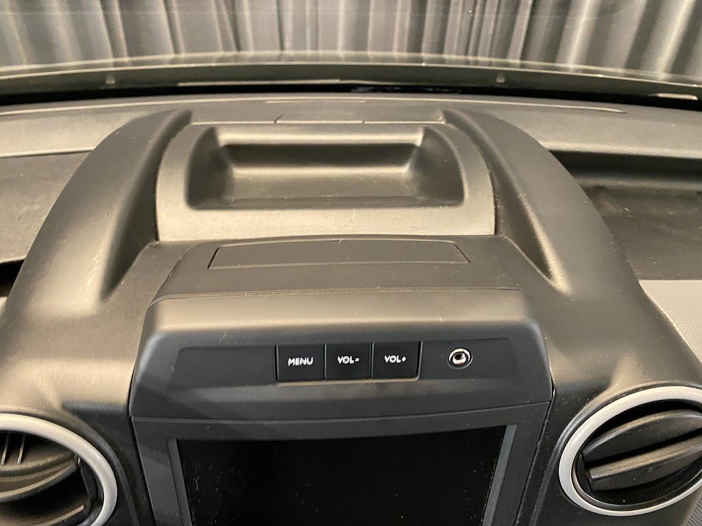 Vehicle Image 23