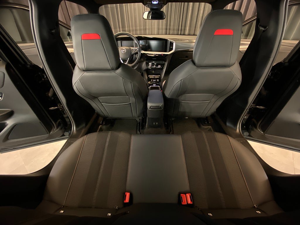 Vehicle Image 30