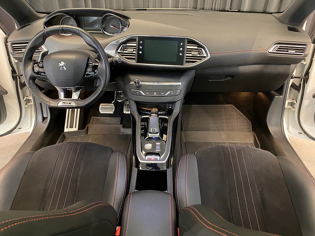 Vehicle Image 33
