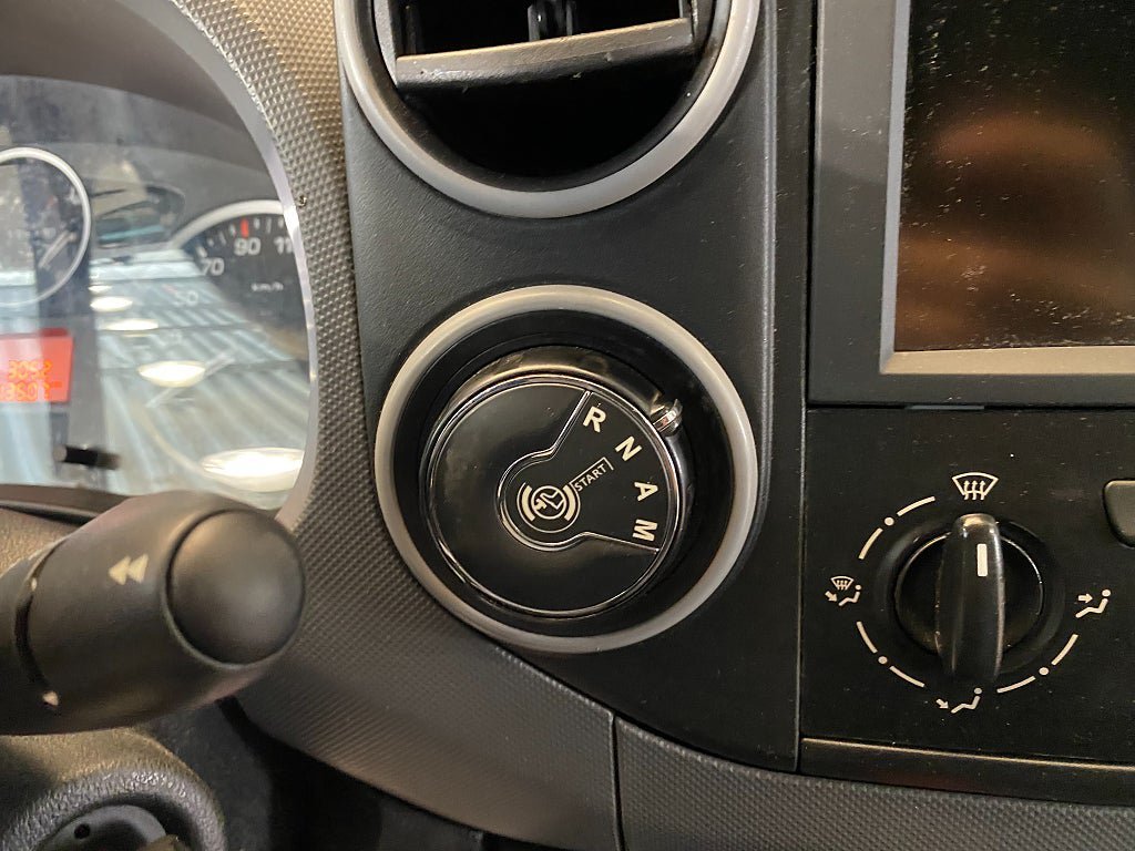 Vehicle Image 27