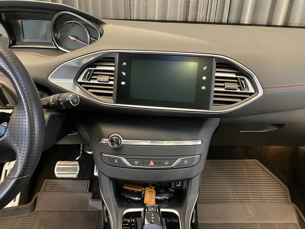 Vehicle Image 37
