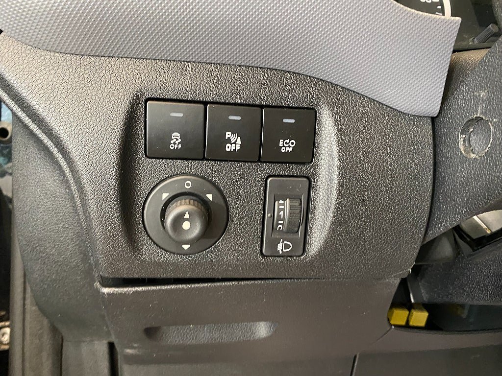 Vehicle Image 32