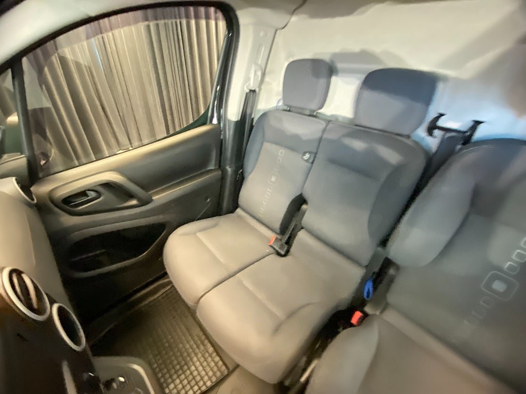 Vehicle Image 37