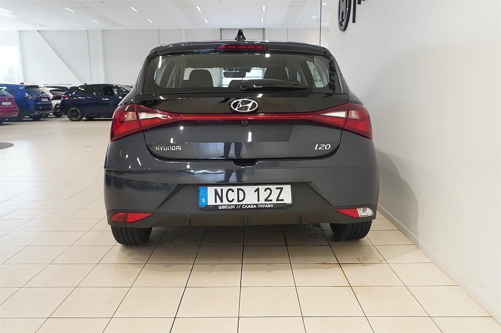 Vehicle Image 6