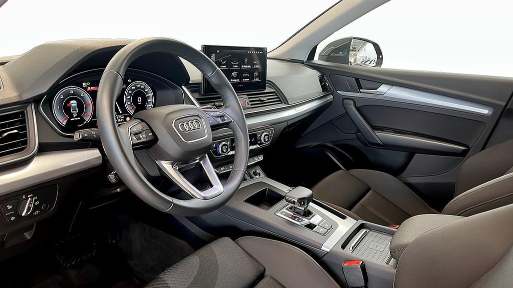 Vehicle Image 9