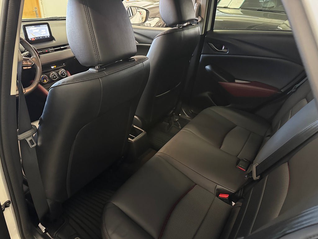 Vehicle Image 19