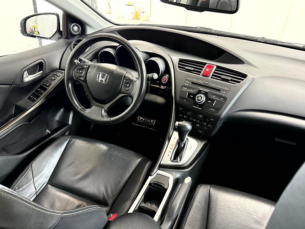Vehicle Image 9