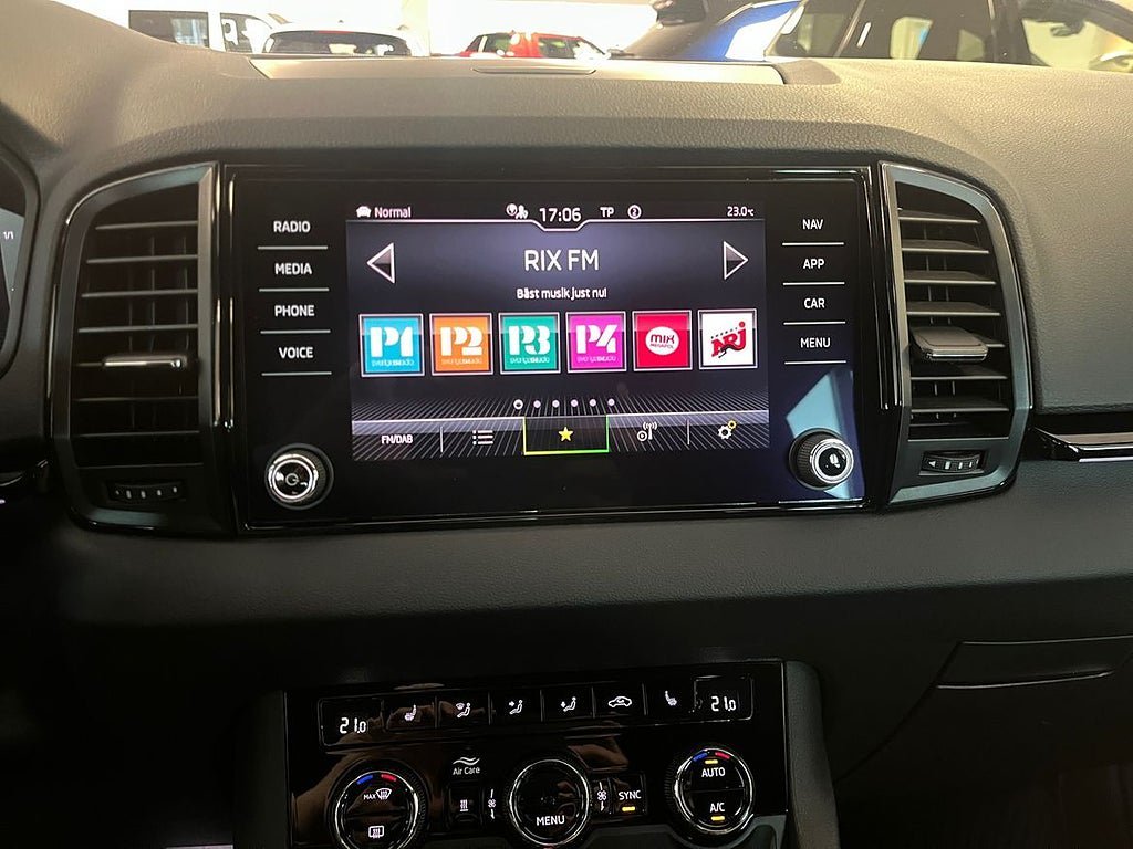 Vehicle Image 16