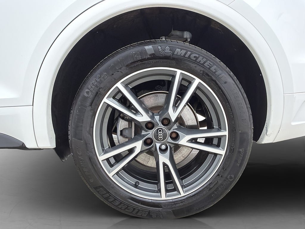 Vehicle Image 38