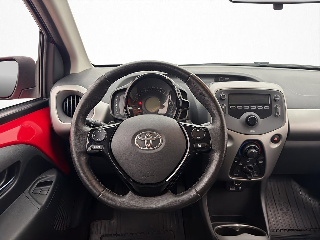 Vehicle Image 13