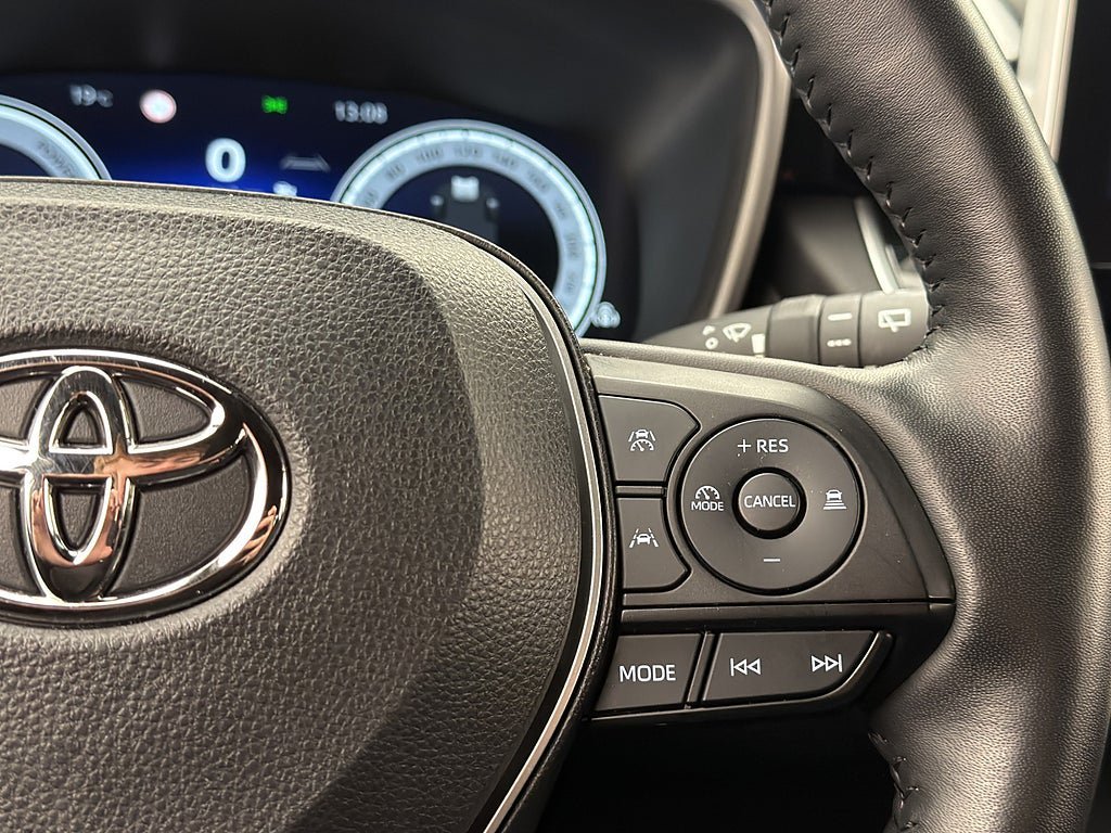 Vehicle Image 14
