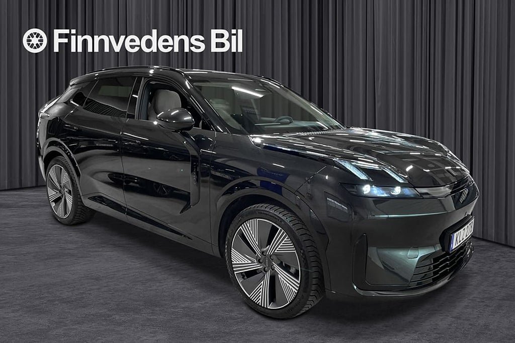 Vehicle Image 4