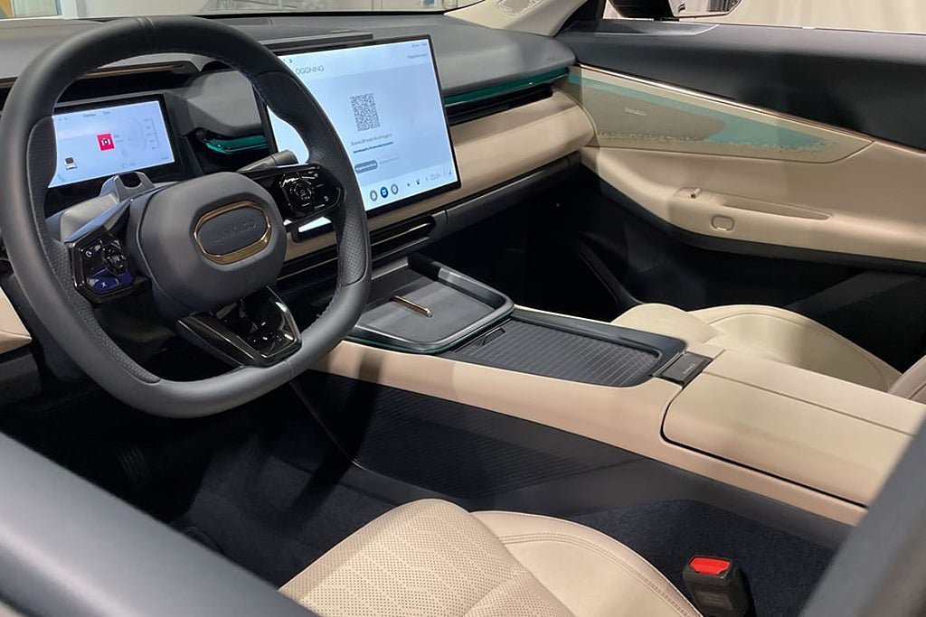 Vehicle Image 14