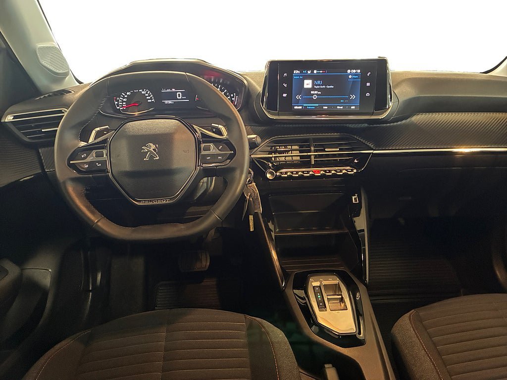 Vehicle Image 9