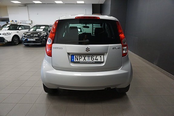 Vehicle Image 7