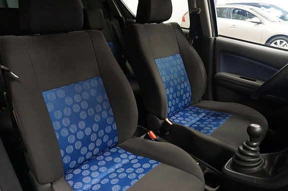 Vehicle Image 12
