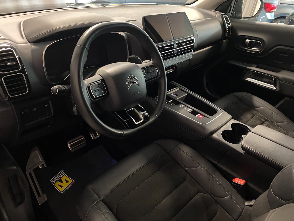Vehicle Image 13