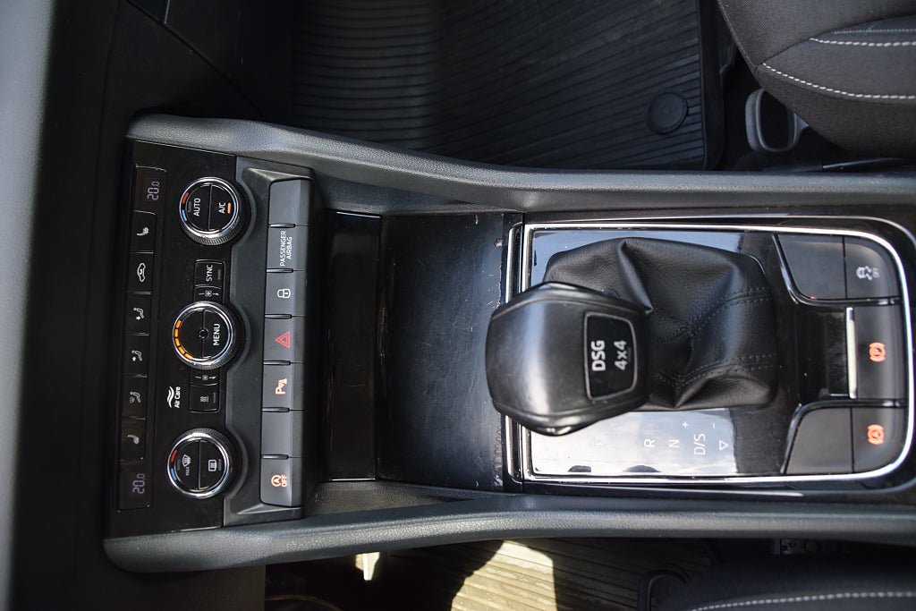 Vehicle Image 18