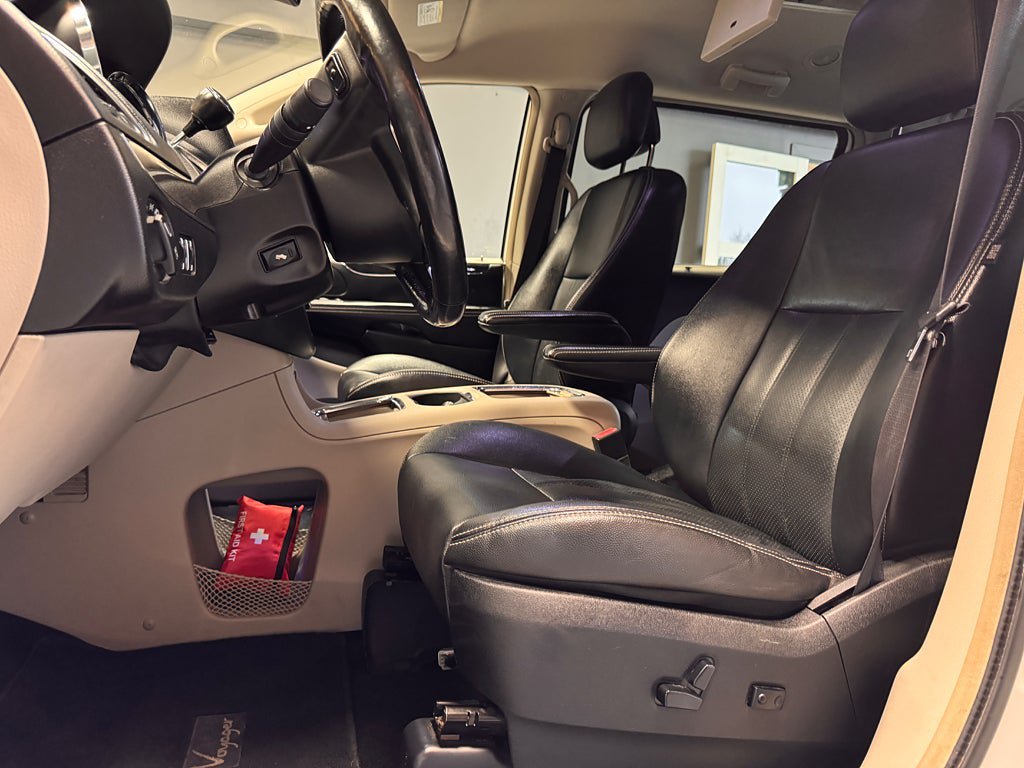 Vehicle Image 13