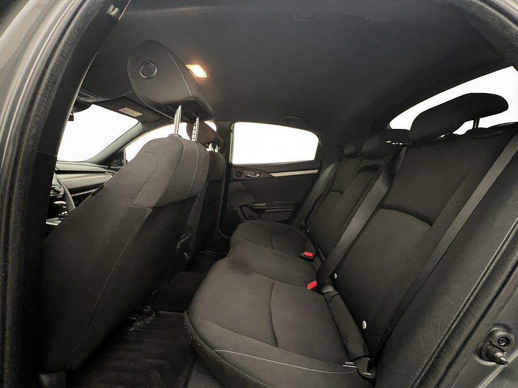 Vehicle Image 17