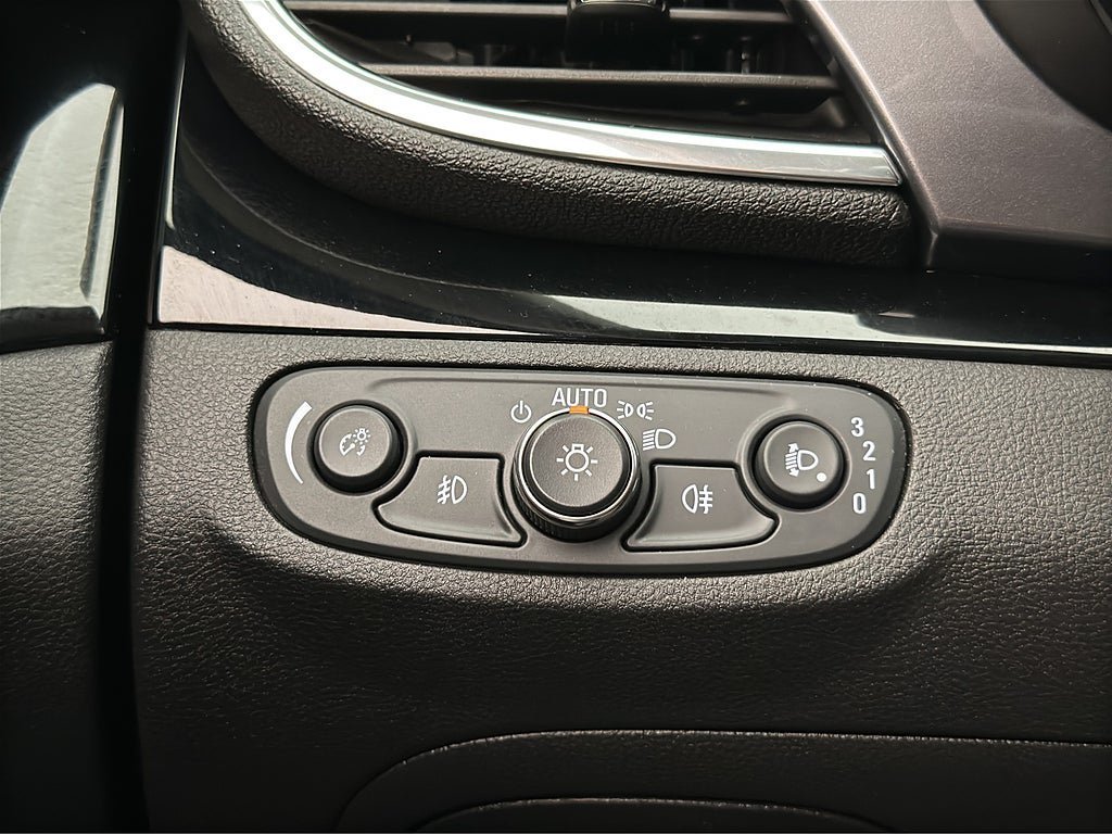 Vehicle Image 24