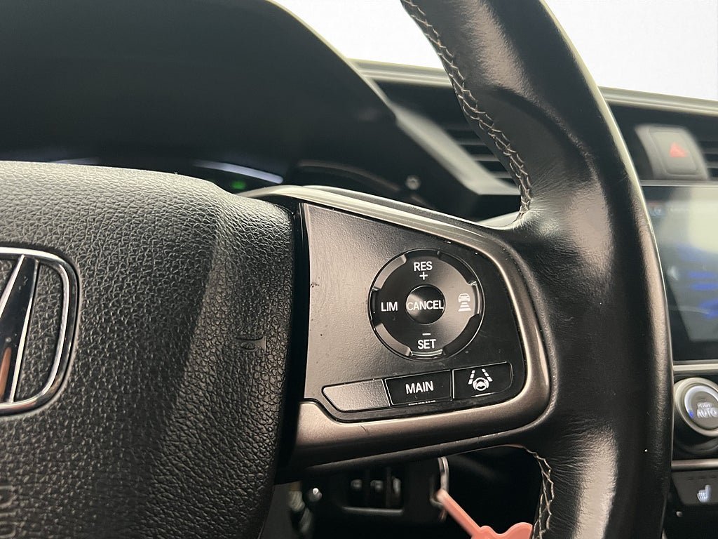 Vehicle Image 26