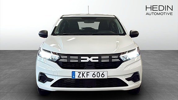 Vehicle Image 8