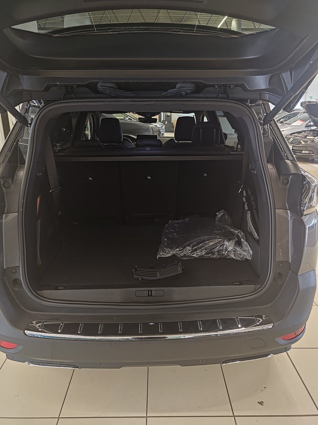 Vehicle Image 11