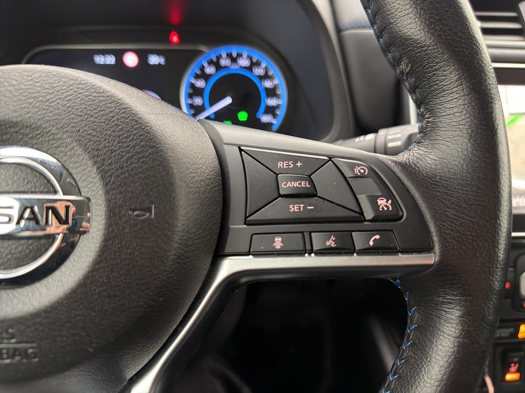 Vehicle Image 24