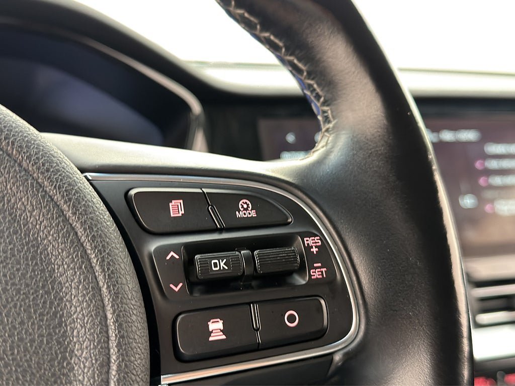 Vehicle Image 28