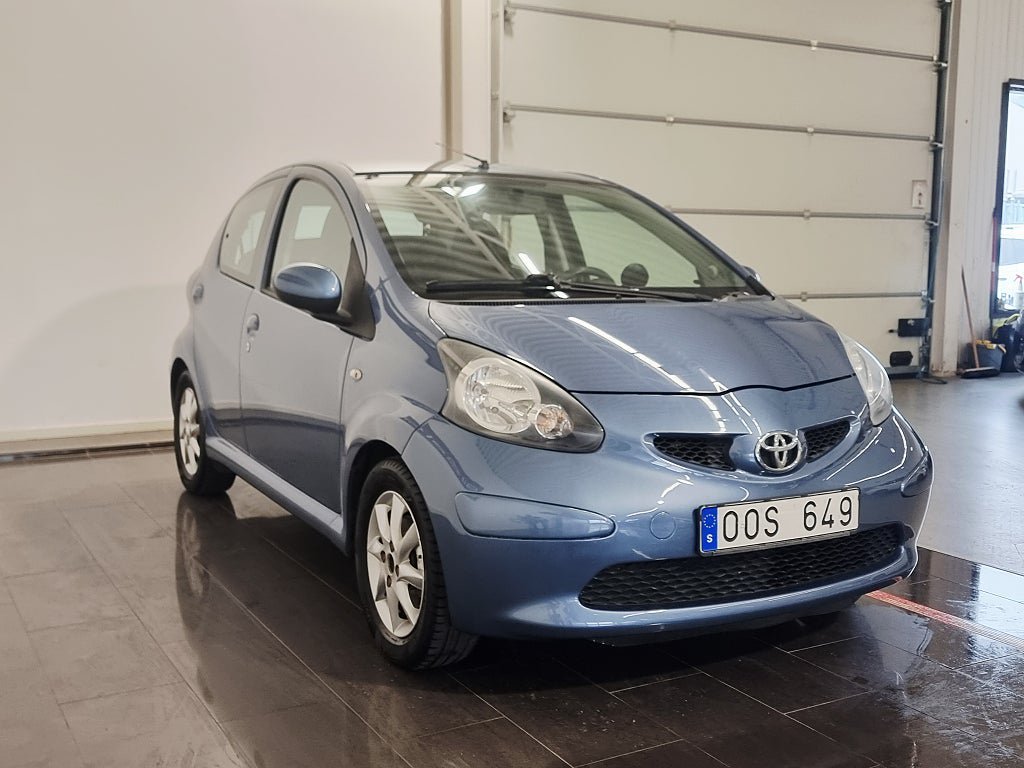 Vehicle Image 4