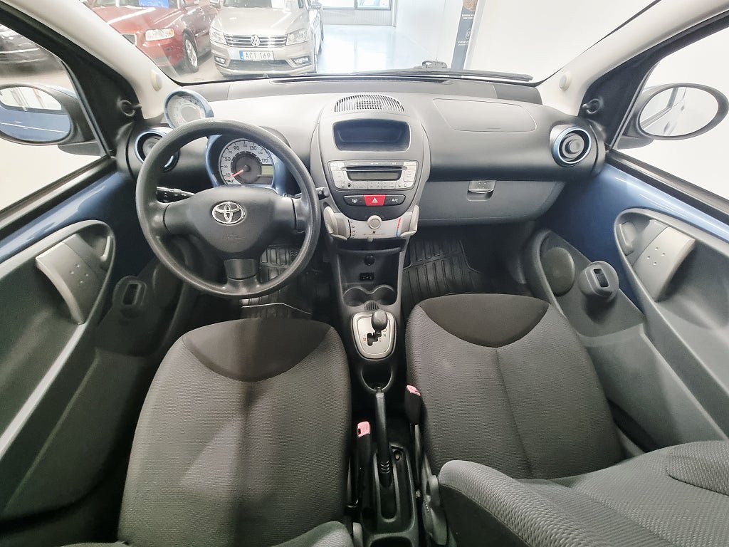 Vehicle Image 11